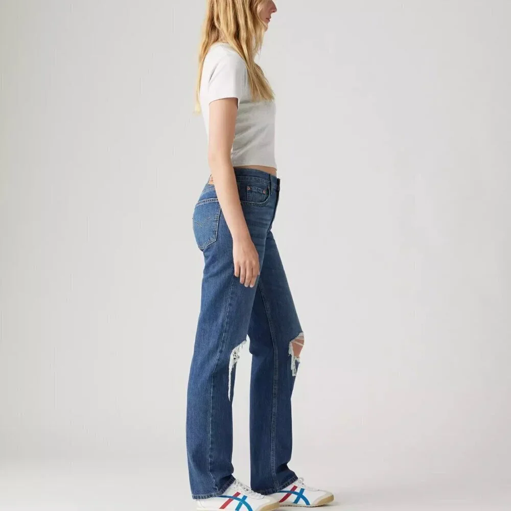 NWT Levi's Low Pro Distressed Jeans, Size 27